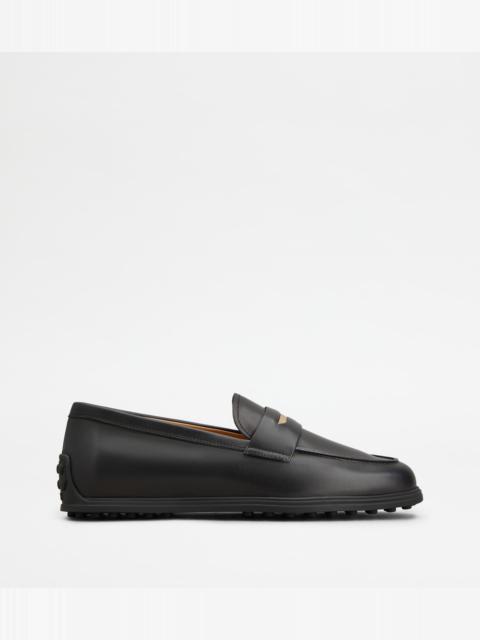 Tod's LOAFERS IN LEATHER - BLACK