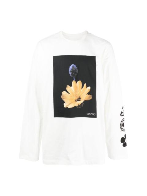 graphic-print long-sleeved T-shirt