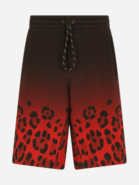 Jersey jogging shorts with leopard print