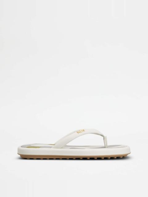 Tod's THONGS IN LEATHER - WHITE