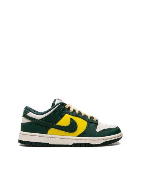 Nike Dunk Low sneakers