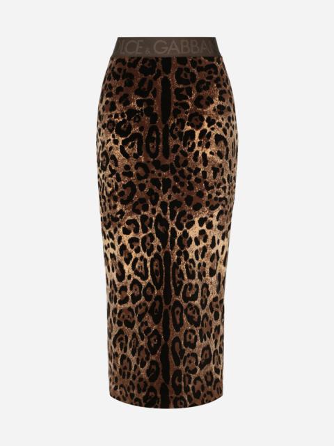 Chenille calf-length skirt with jacquard leopard design