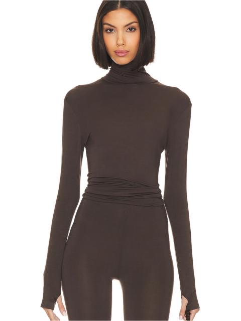 NORMA KAMALI Slim Fit Long Sleeve Turtle Top