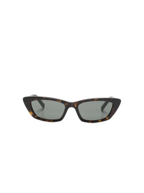 cat-eye frame sunglasses