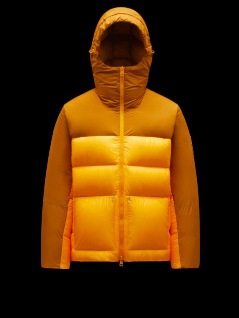 Moncler Akiruno 짧은 아래로 재킷
