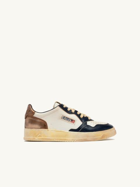 AUTRY MEDALIST LOW SUPER VINTAGE SNEAKERS IN WHITE COPPER AND SPACE LEATHER