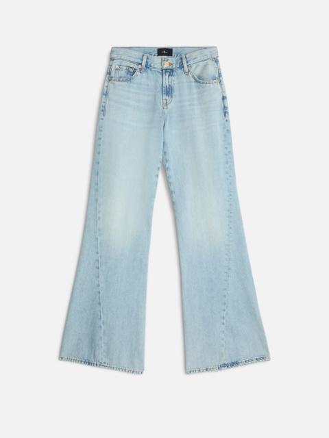 7 For All Mankind Slim Illusion Twisted Seam Spencer Flare in Tempe