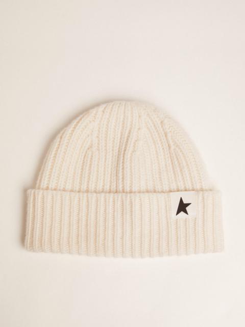 White wool beanie with contrasting black star