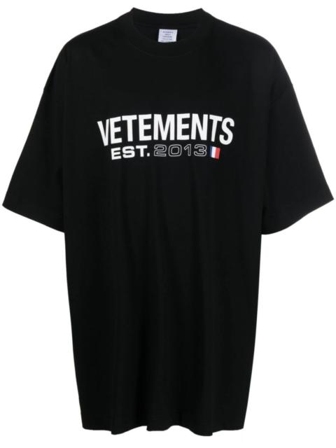 VETEMENTS logo-print T-shirt