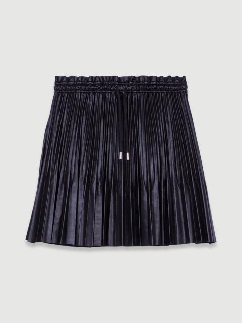 Short pleated skirt