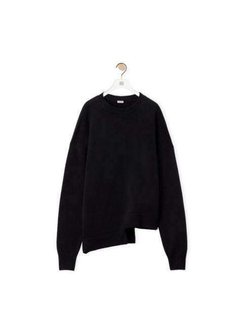 Asymmetric sweater in wool