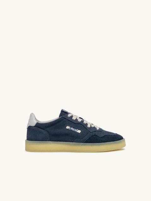 AUTRY MEDALIST LOW SNEAKERS IN DENIM AND VAPOR SUEDE