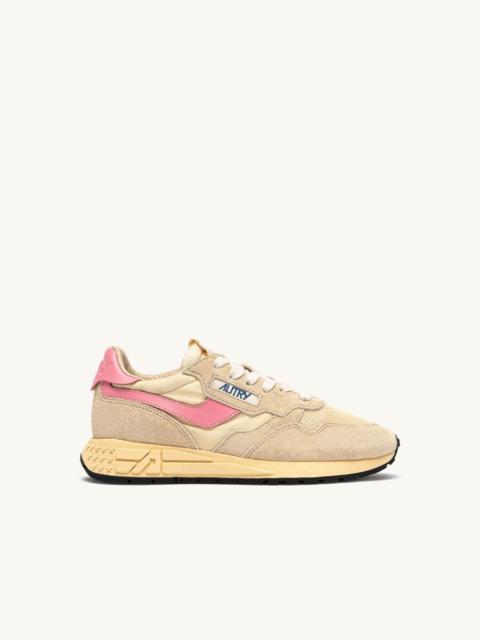 AUTRY REELWIND LOW SNEAKERS IN ECRU AND GERANIUM PINK NYLON AND SUEDE