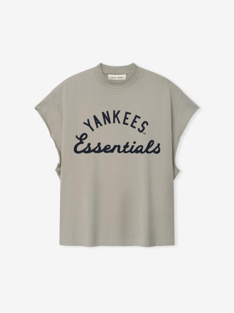 ESSENTIALS Yankees 90s Cut Off