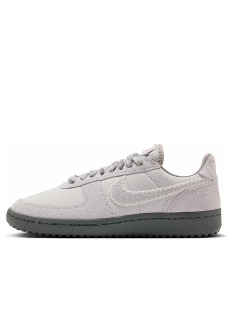 Nike (WMNS) 나이키 필드 일반 82 'Valentine's Day'HV5994-001