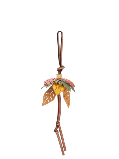 Loewe Leaves charm in classic calfskin