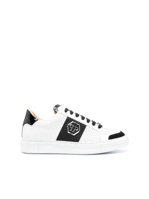 logo-plaque leather sneakers