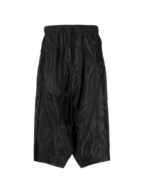 Julius drawstring-waistband drop-crotch shorts