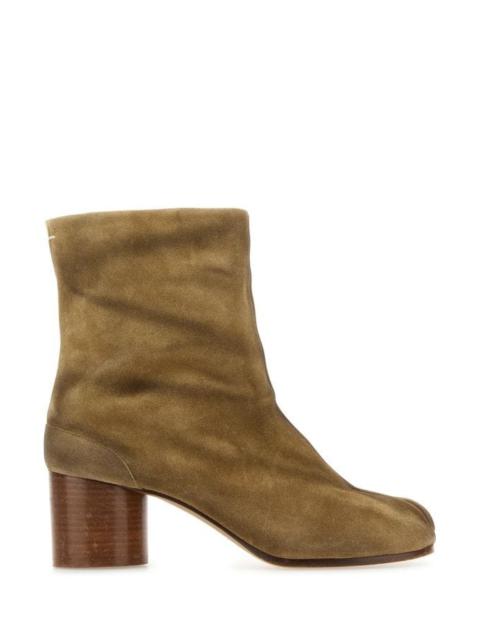 Beige suede Tabi ankle boots