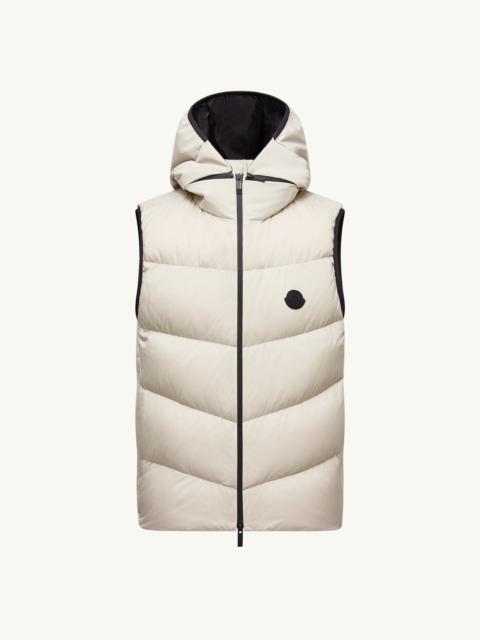 Moncler Guersac Diagonal-Quilted Hooded Down Vest