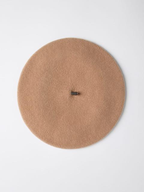 Wool beret with Precious detail