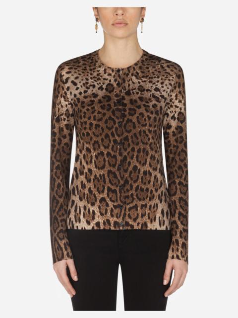 Woolen cardigan with leopard print