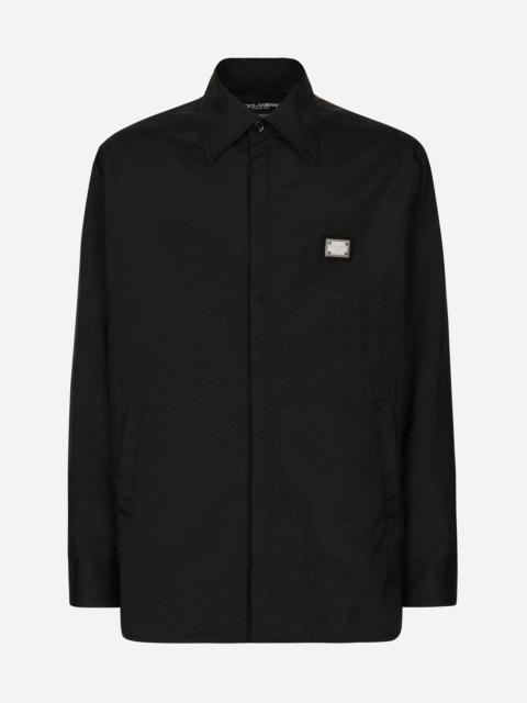 Technical fabric shirt with tag