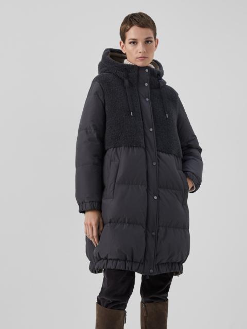 Brunello Cucinelli Taffeta and virgin wool and cashmere fleecy panelled down coat with hood and monili