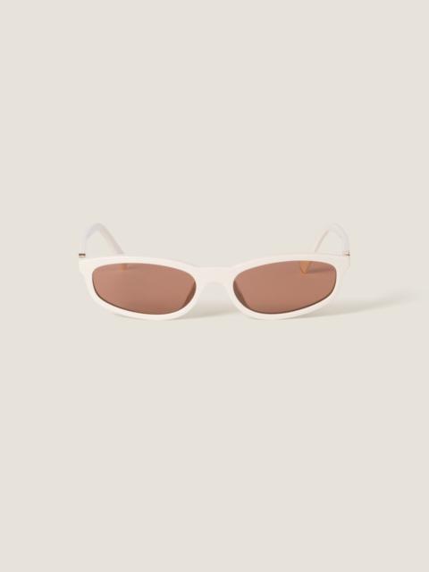 【関税込み】Miu Miu Eyewear ホワイト Miu Regard サングラス Miu Miu Miu Regard sunglasses | REVERSIBLE