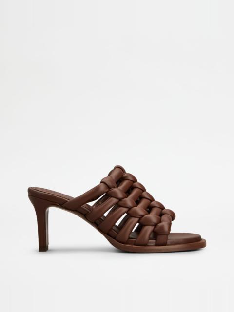 Tod's MULES IN NAPPA LEATHER - BROWN