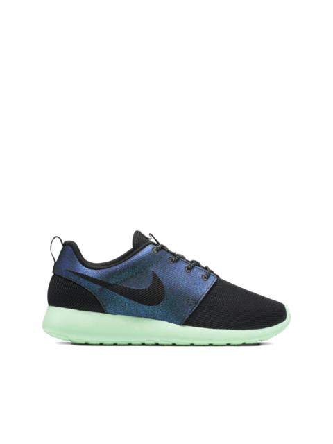 Nike Roshe One sneakers
