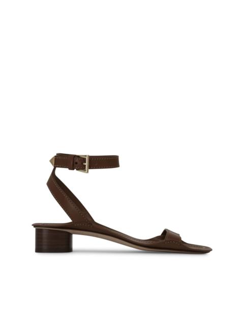 サンダル・ミュール STUART WEITZMAN Peach Suede Lucite Nudistcurve Sandals Stuart Weitzman Peach suede Lucite NudistCurve sandals