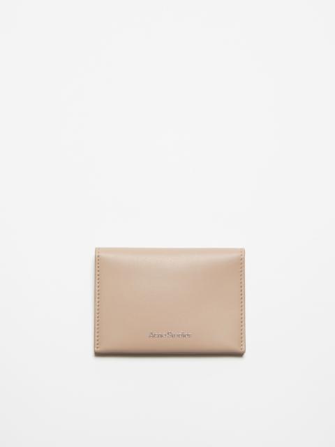 Folded leather wallet - Taupe beige
