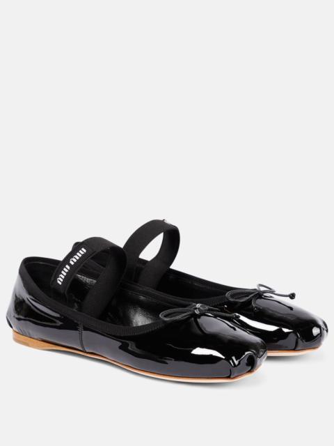 Miu Miu Logo patent leather ballet flats