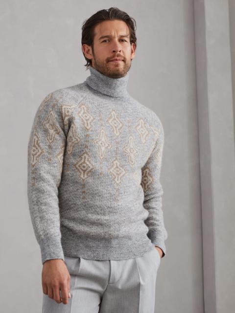 Geometric jacquard turtleneck sweater in alpaca, cotton and wool