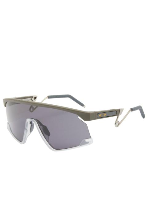OAKLEY Oakley Latitude BXTR Metal Sunglasses