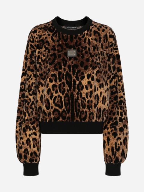 Round-neck chenille sweatshirt with jacquard leopard design
