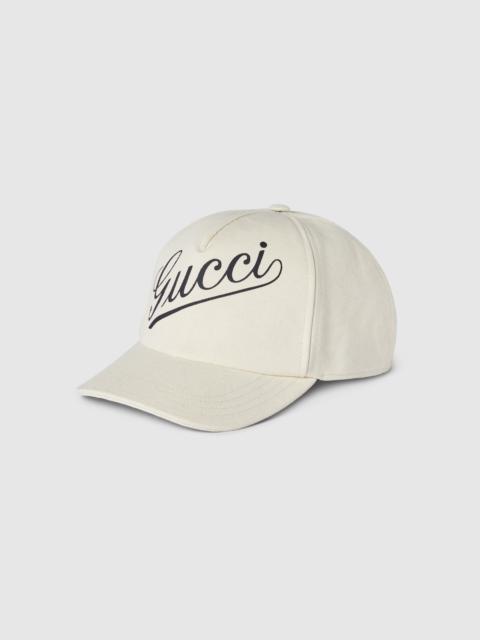 Baseball hat with Gucci script
