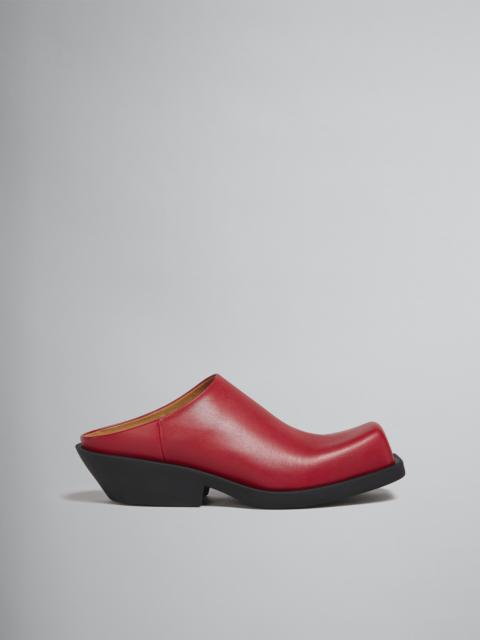 RED LEATHER SABOT