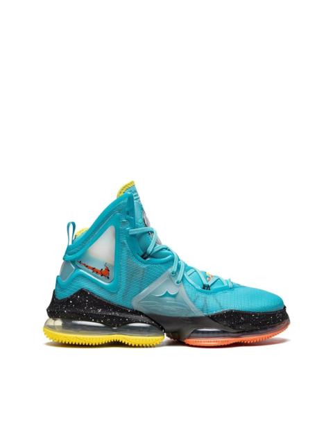 Nike LeBron 19 “Christmas” high-top sneakers
