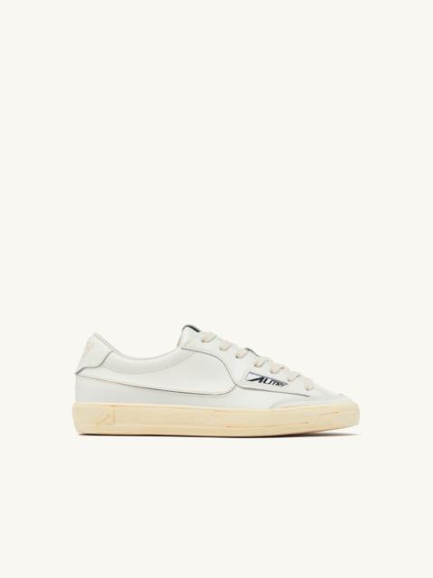 AUTRY WINDSCAPE LOW SUPER VINTAGE SNEAKERS IN WHITE LEATHER