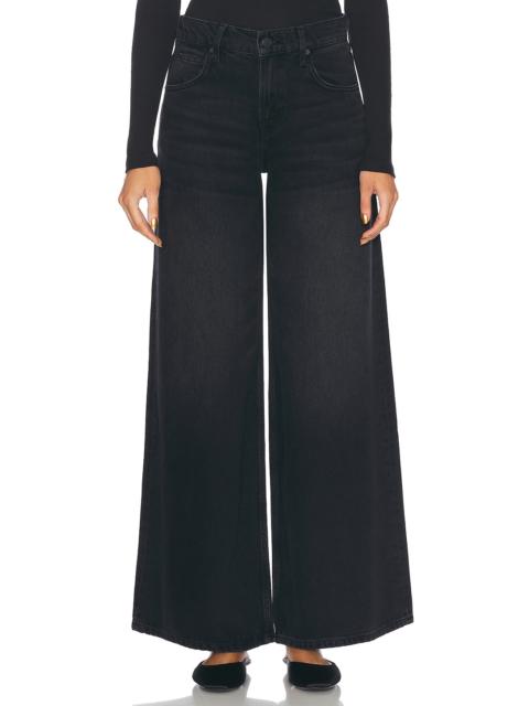 MOTHER The Slung Sugar Cone Sneak Jeans