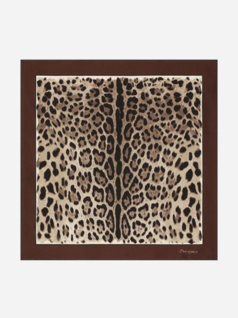 Leopard-print twill scarf (70x70)