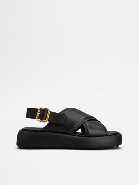 Tod's SANDALS IN LEATHER - BLACK
