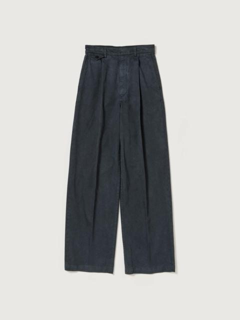 AURALEE GARMENT-DYED FINX LIGHT CHINO ONE-TUCK WIDE PANTS