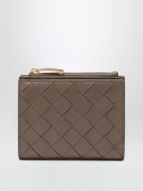 Bottega Veneta Small bi-fold Intrecciato wallet in beige Pinecone