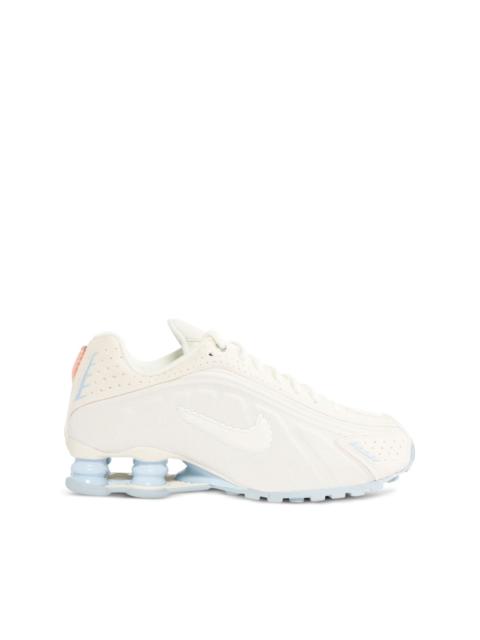 Nike Shox R4 sneakers