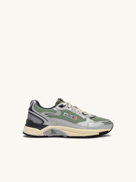 AUTRY HYPERWAY SNEAKERS IN SILVER, TEA AND BLACKENED PEARL SYNTHETIC LEATHER AND MESH