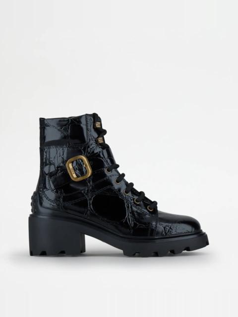 Tod's ANKLE BOOTS IN LEATHER - BLACK