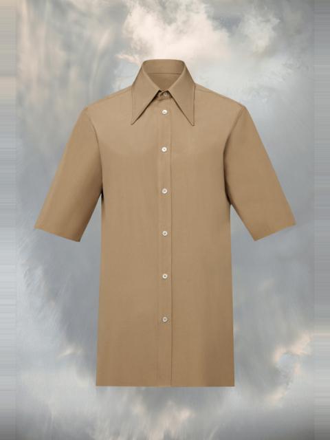 Point collar shirt